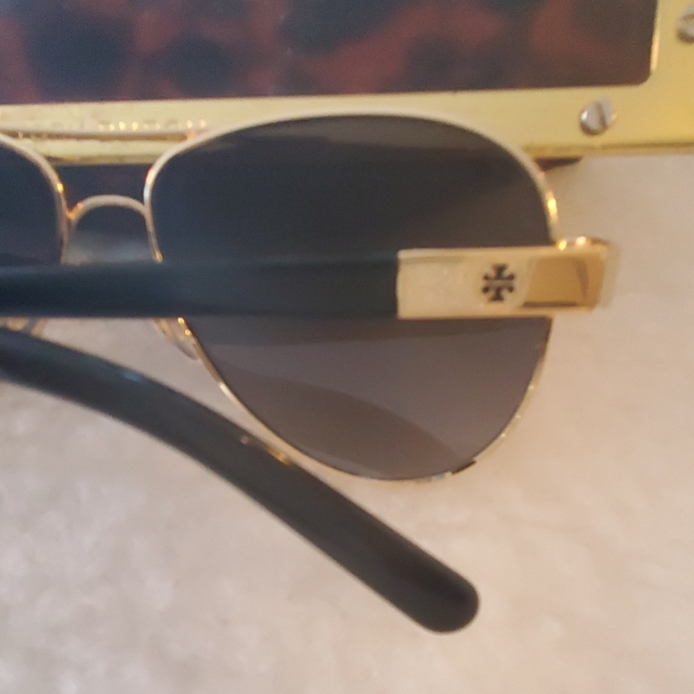 Tory Burch Sunglasses - Picture 3 of 6